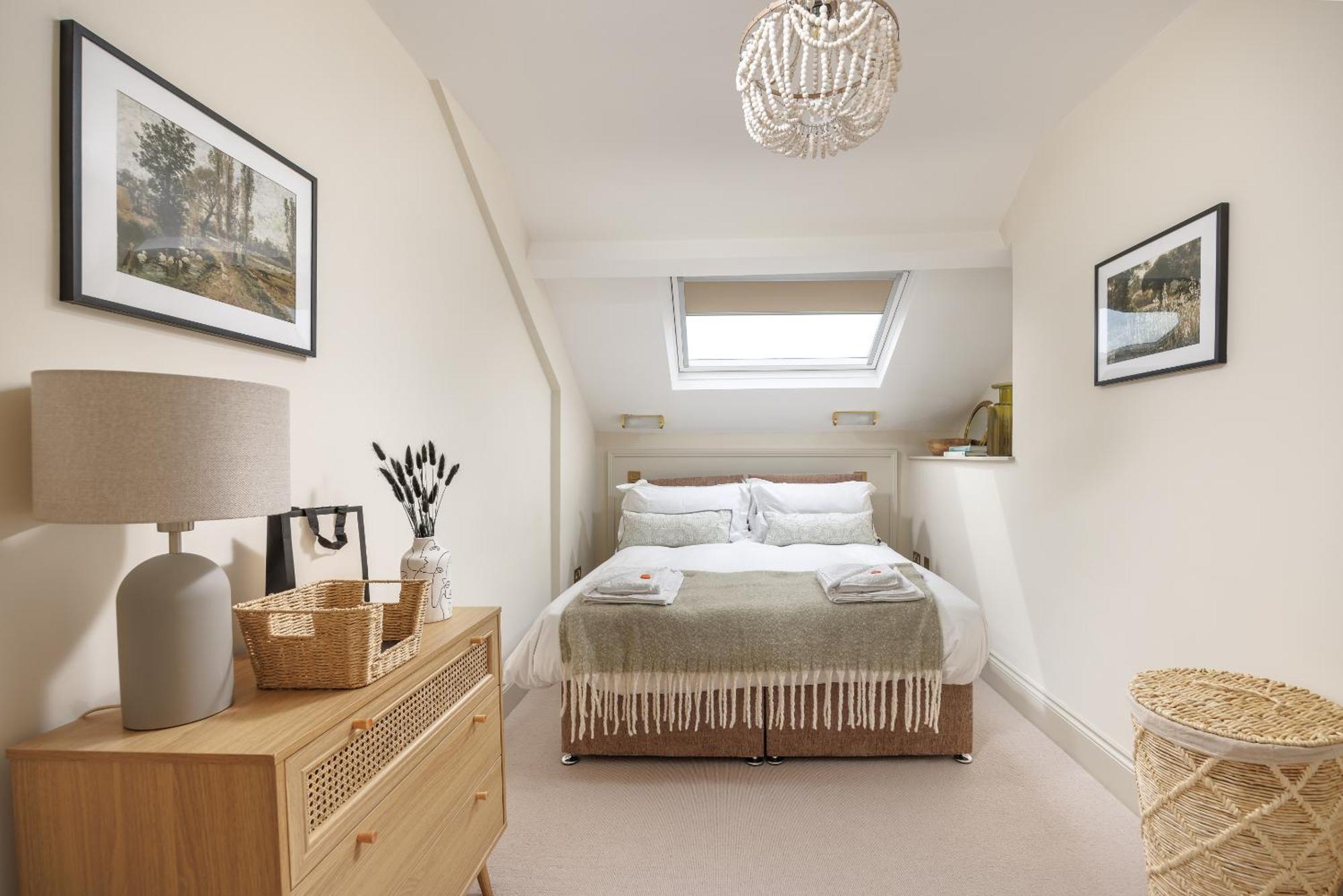 Ocean Stylish Floor Flat Plymouth